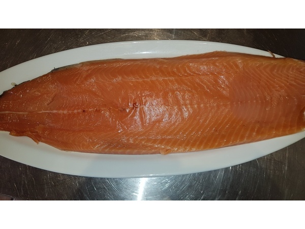 Apple tree wood smoked salmon (house recipe)