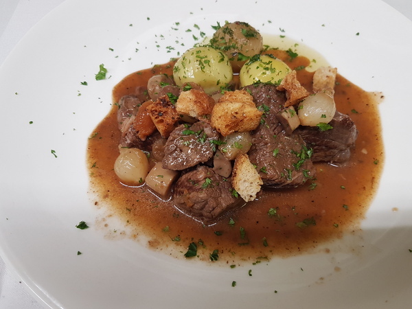 Burgundy style braised beef
